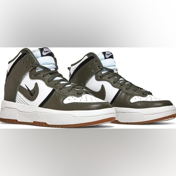 Sz 10.5 women’s Nike dunks green white high